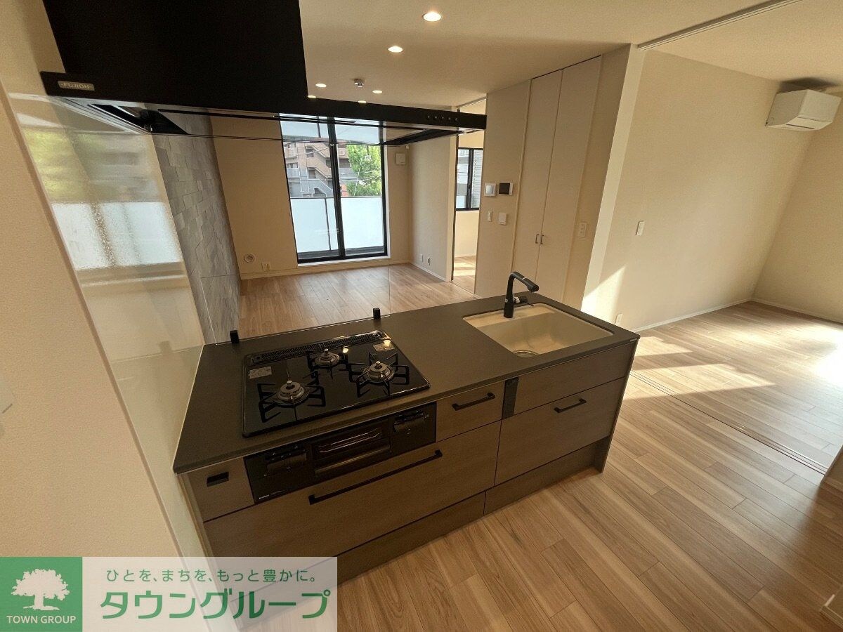 Chloe Westの物件内観写真