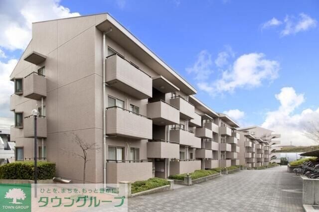 オクトス市ヶ尾の物件外観写真