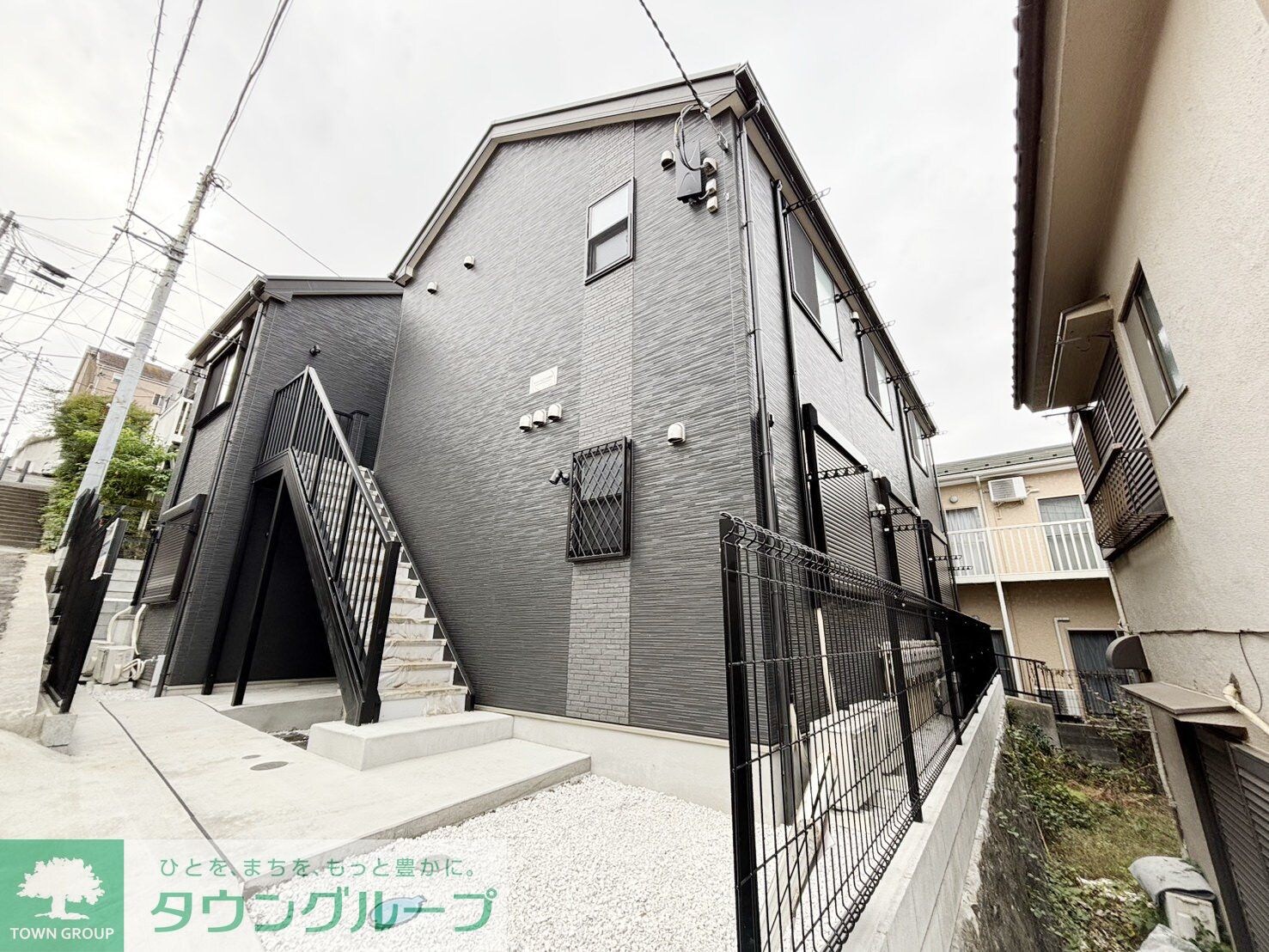 ラフィーネ三ツ沢南町の物件外観写真