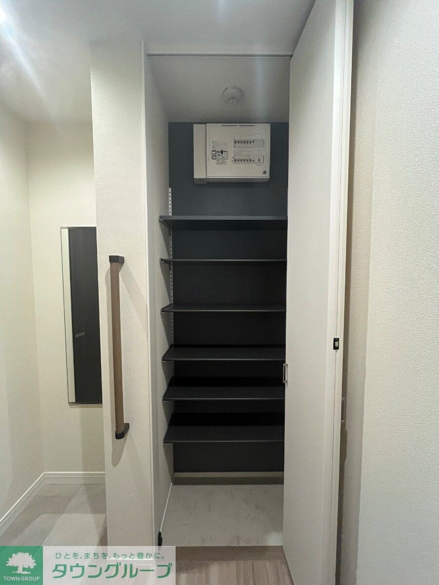 Chloe Westの物件内観写真