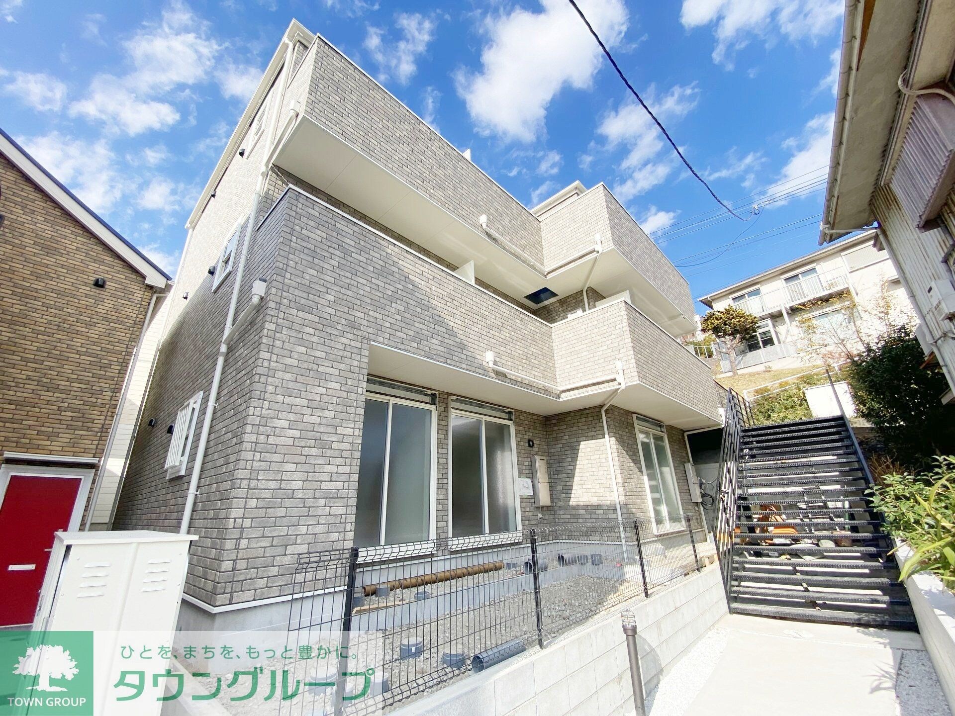 ハーミットクラブハウス ポルタの物件外観写真