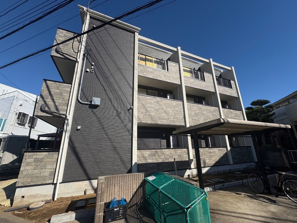 アザーレ・ディオン六会日大前の物件外観写真