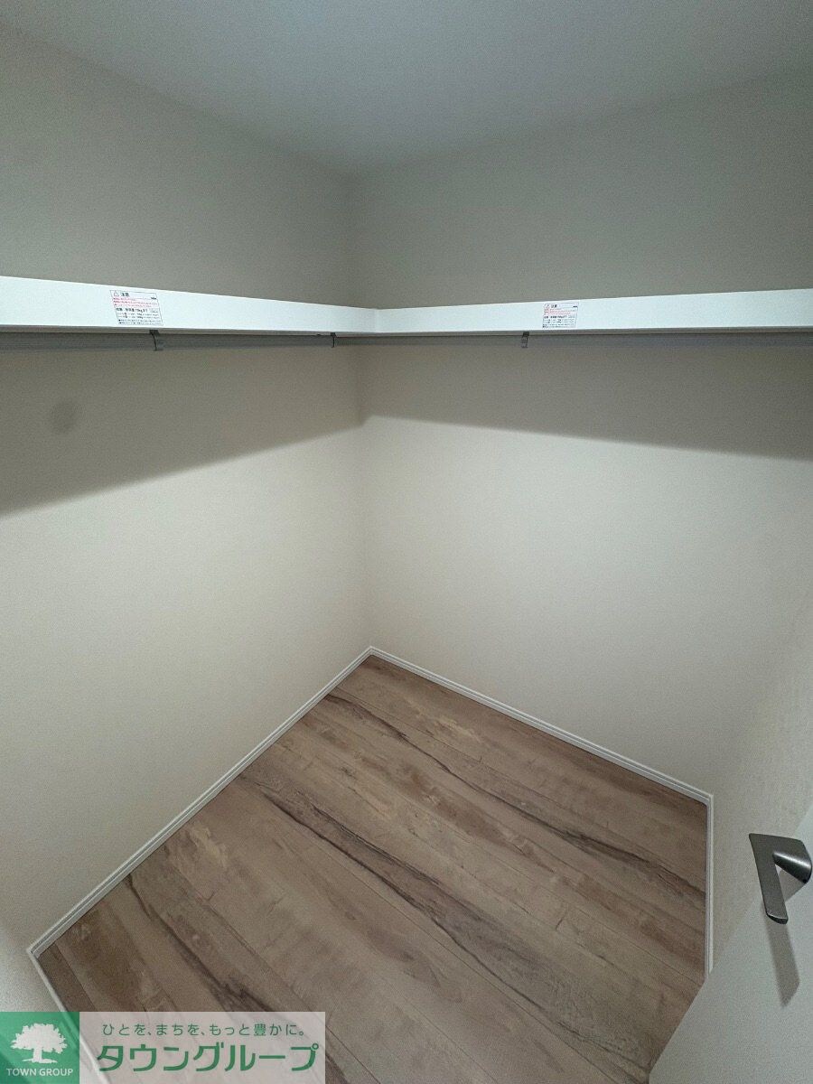 アザーレ・ディオン六会日大前の物件内観写真