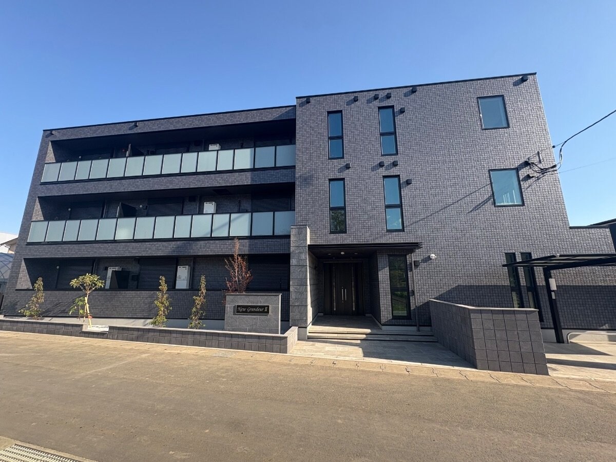 ニューグランデュールIIの物件外観写真