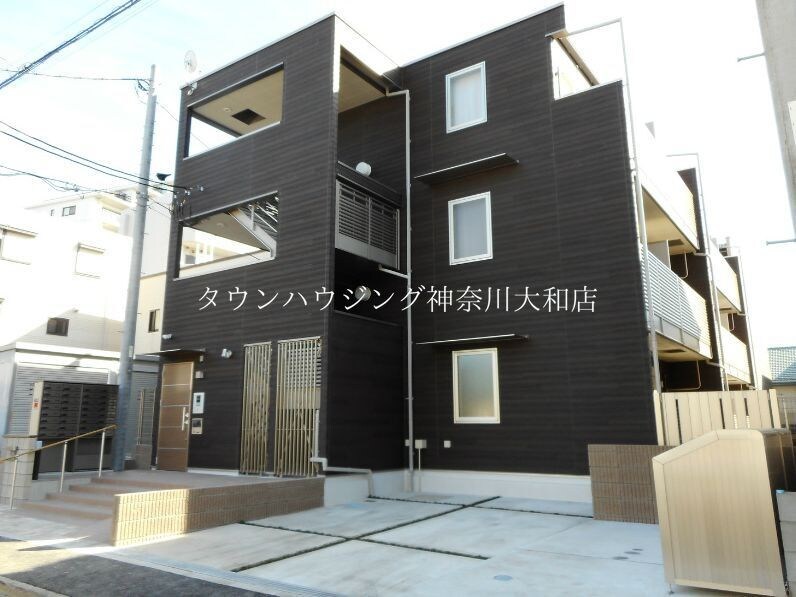 クレイノアンジュ鶴間の物件外観写真