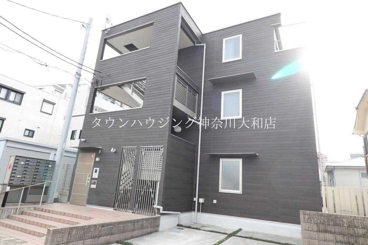 クレイノアンジュ鶴間の物件外観写真