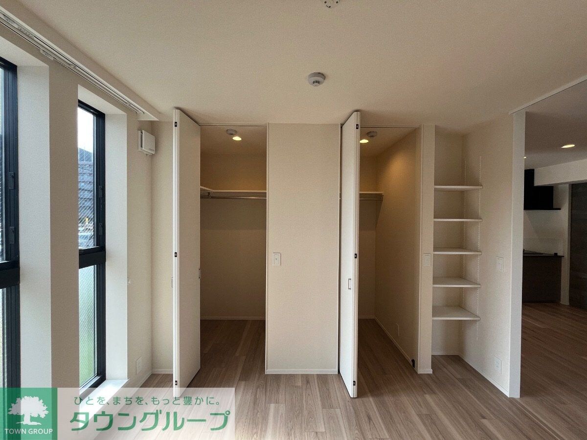 Chloe Westの物件内観写真