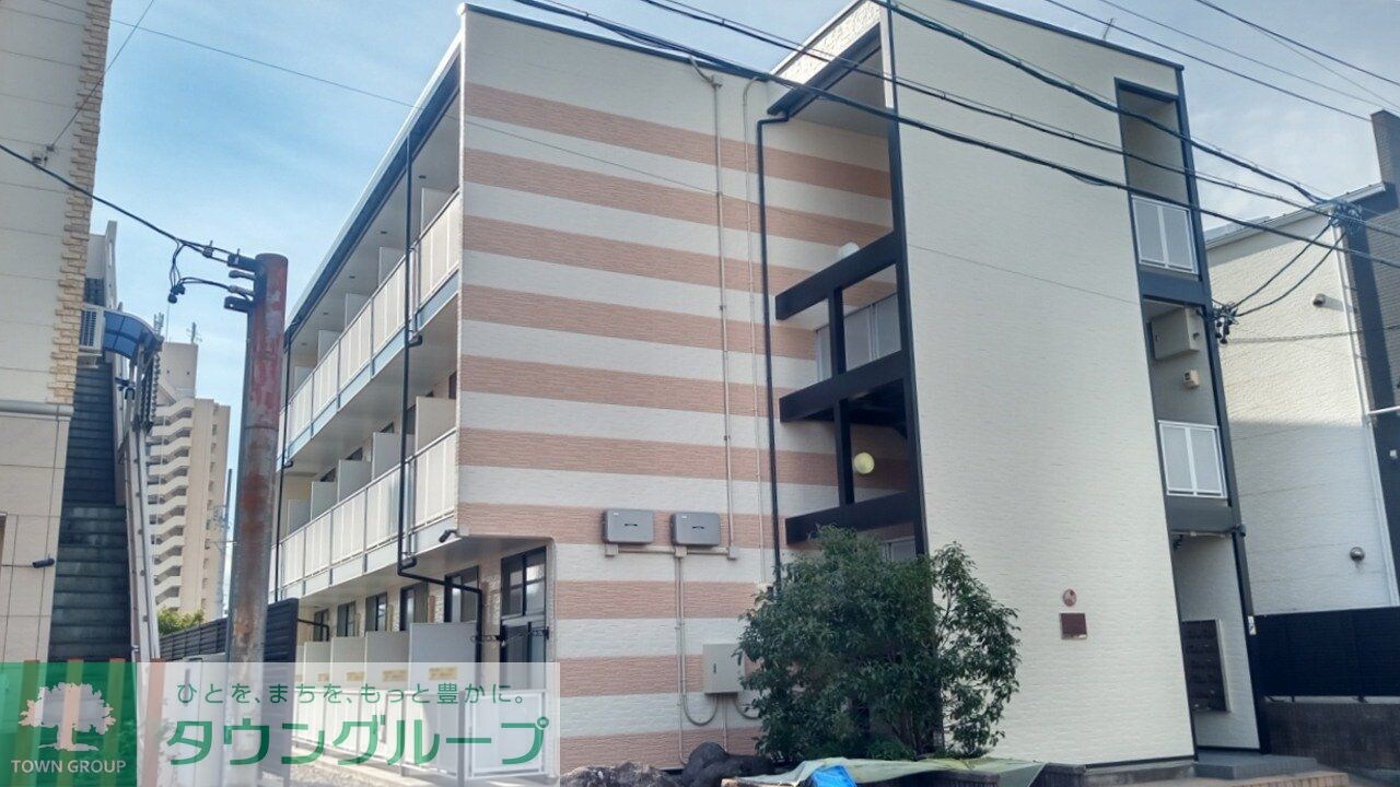 レオパレス荒崎の物件外観写真