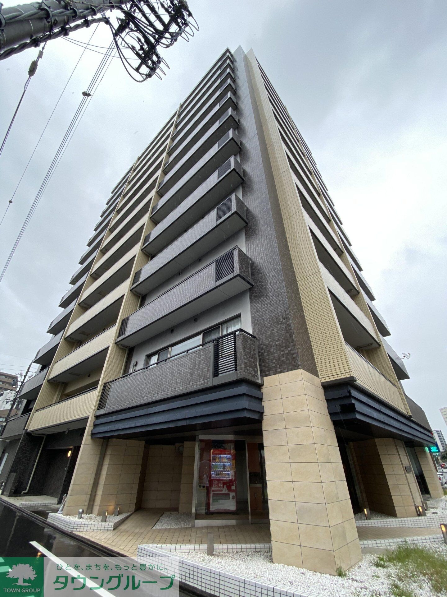 アーデン泉プレミアの物件外観写真