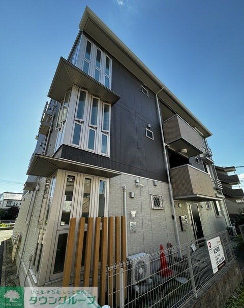 ハロウェル D棟の物件外観写真