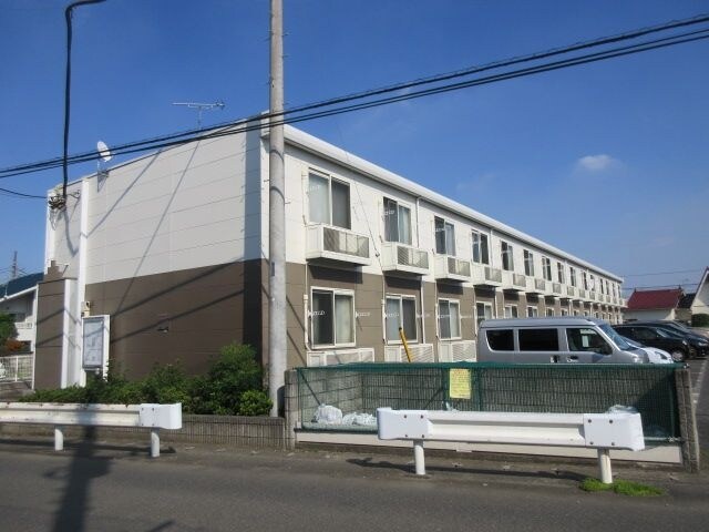 レオパレスニューウェルIの物件外観写真