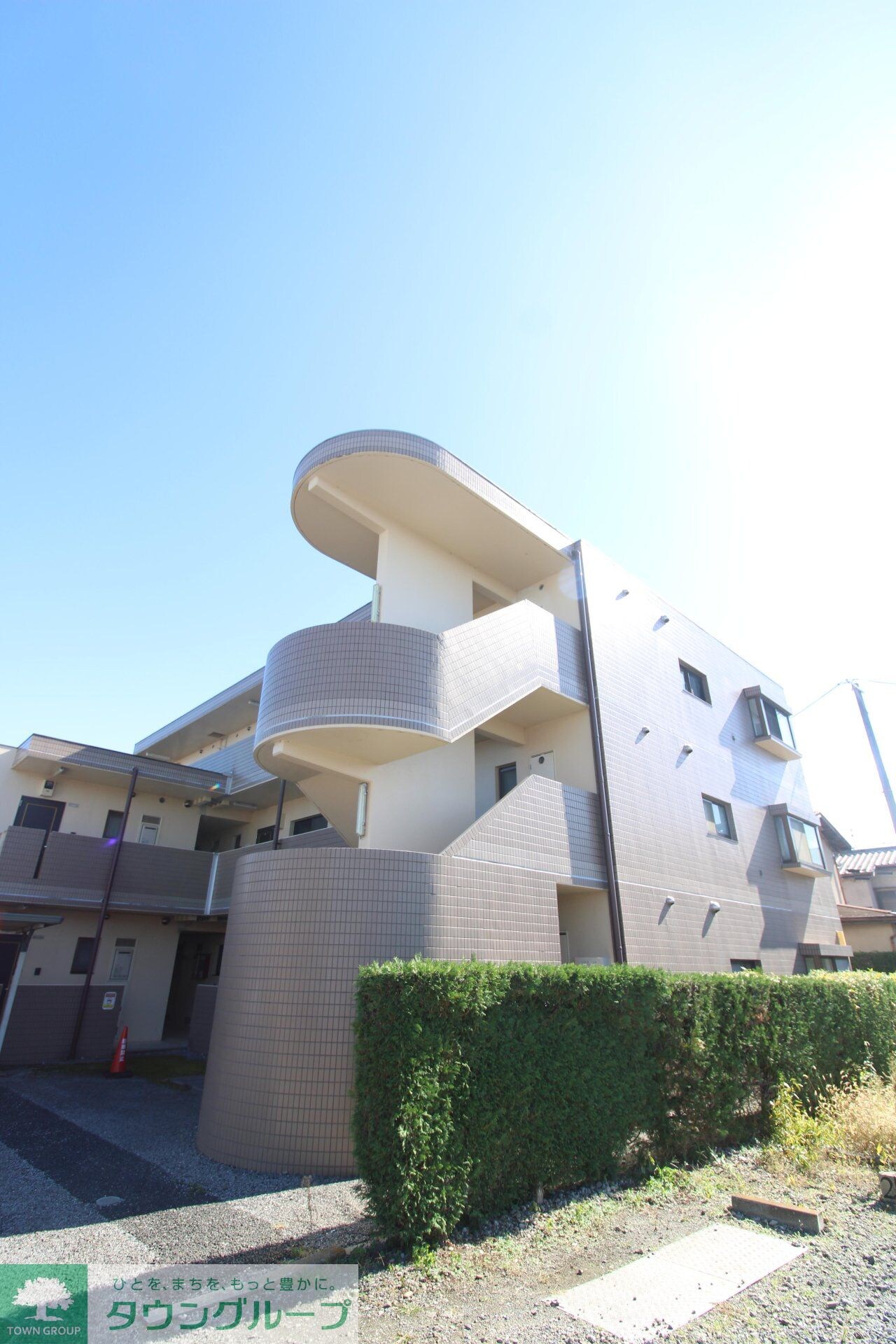 エンブレムの物件外観写真