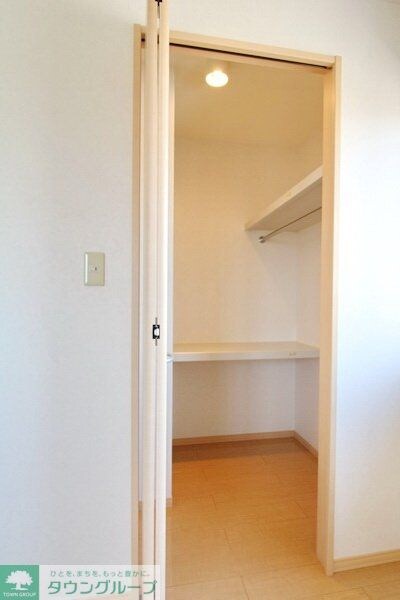 リビングタウン上野台 Bの物件内観写真