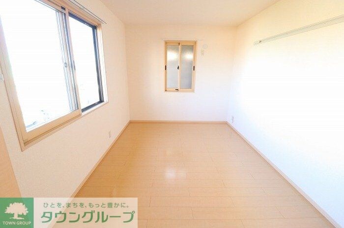 リビングタウン上野台 Dの物件内観写真