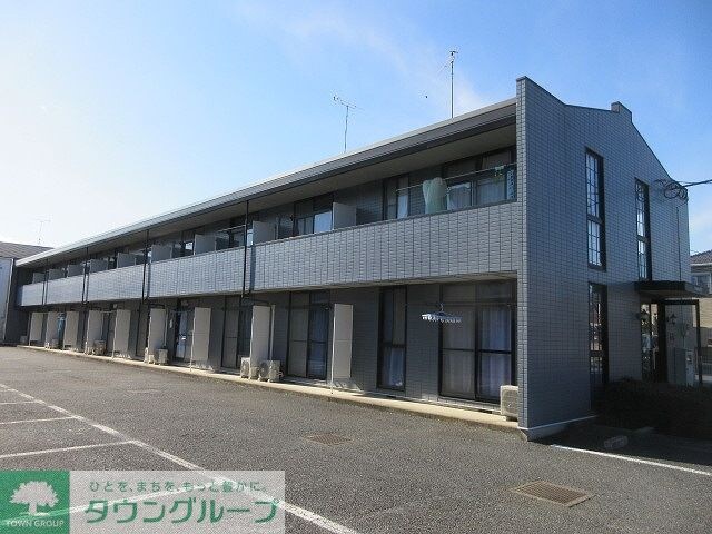 レオパレス円行の物件外観写真