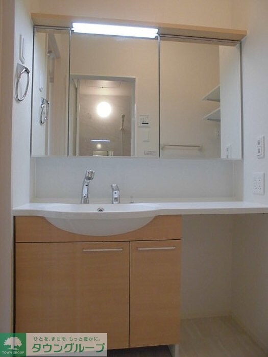 エメラルドグリーンの物件内観写真