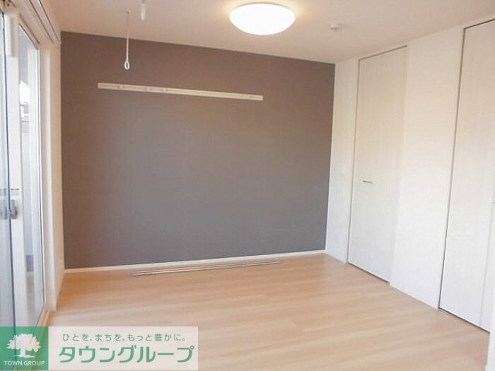 エメラルドグリーンの物件内観写真