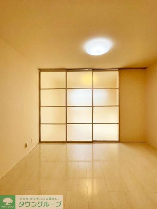 パーシモンIIIの物件内観写真