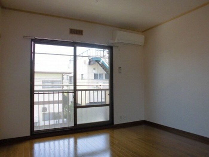 アーバン中山の物件内観写真