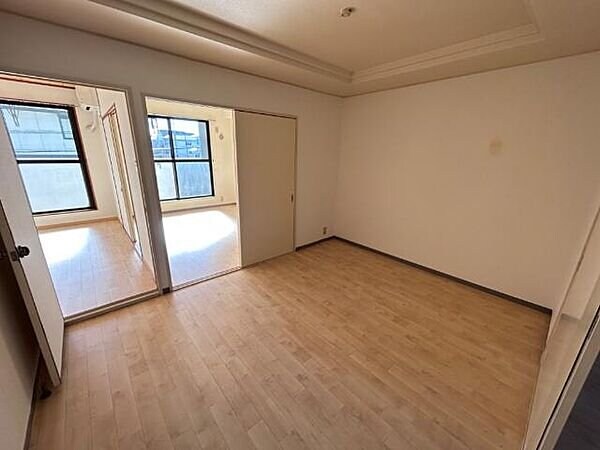 ロイヤルメゾン高森の物件内観写真