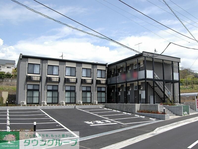 レオパレスカメリアIIIの物件外観写真