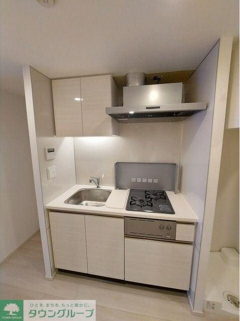 コンフォリア東新宿の物件内観写真