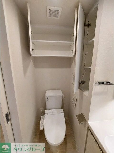 コンフォリア東新宿の物件内観写真