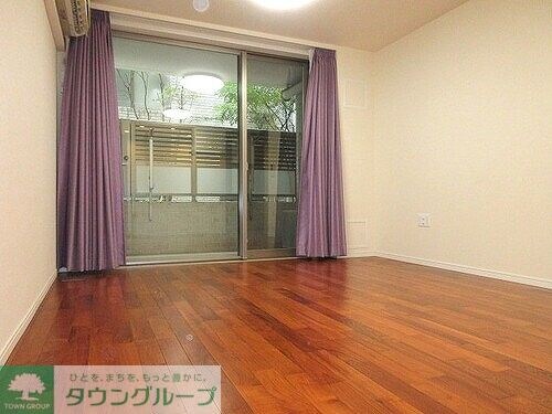 ロイヤルシーズン新宿柏木の物件内観写真