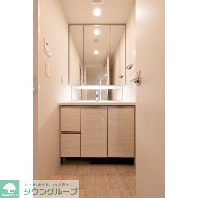 コンフォリア東新宿の物件内観写真