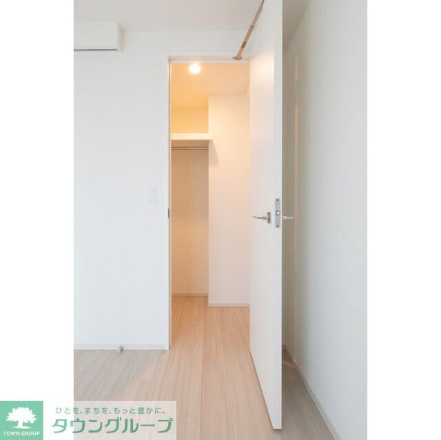 コンフォリア東新宿の物件内観写真