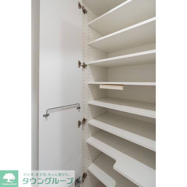 コンフォリア・リヴ新中野SOUTHの物件内観写真