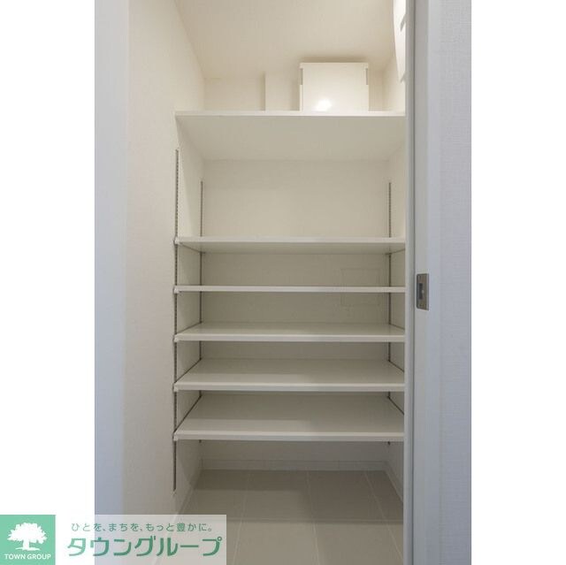 コンフォリア東新宿の物件内観写真