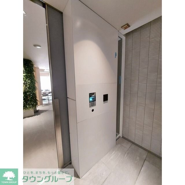 コンフォリア東新宿の物件内観写真