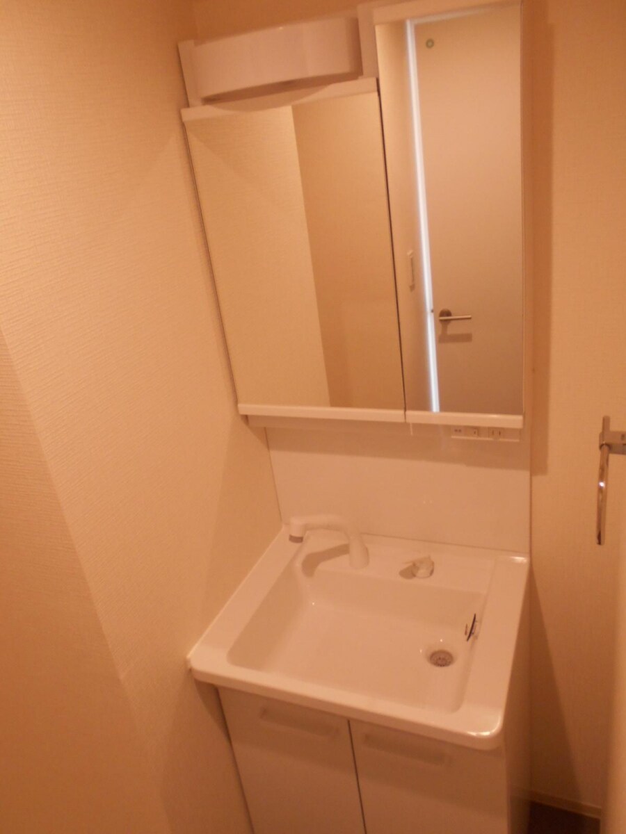 ONE ROOF FLAT NISHIWASEDAの物件内観写真