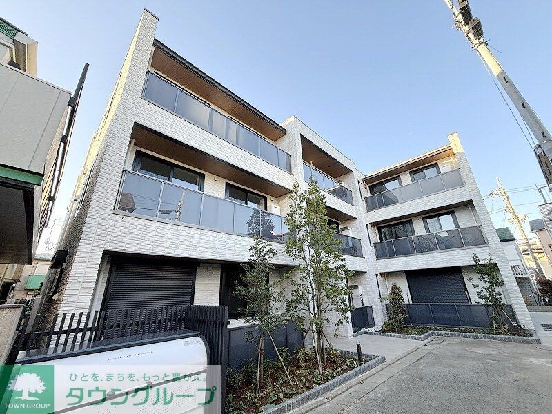 ベレオ三軒茶屋の物件外観写真