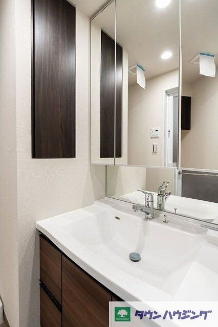 市谷台町坂フロントの物件内観写真