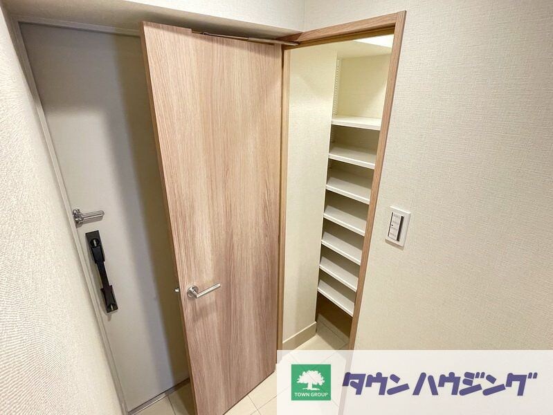 市谷台町坂フロントの物件内観写真