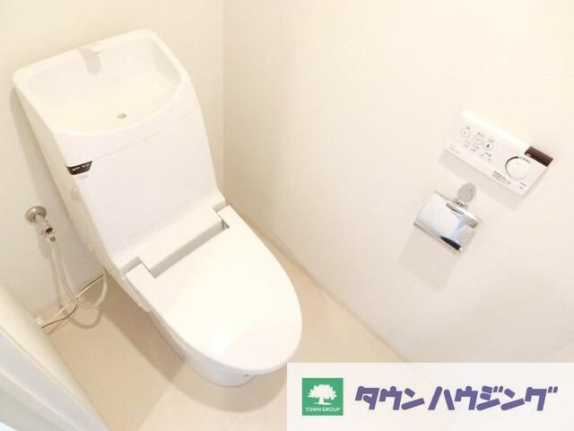 コスモリード新宿余丁町の物件内観写真