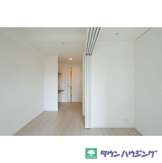 コンフォリア東新宿の物件内観写真