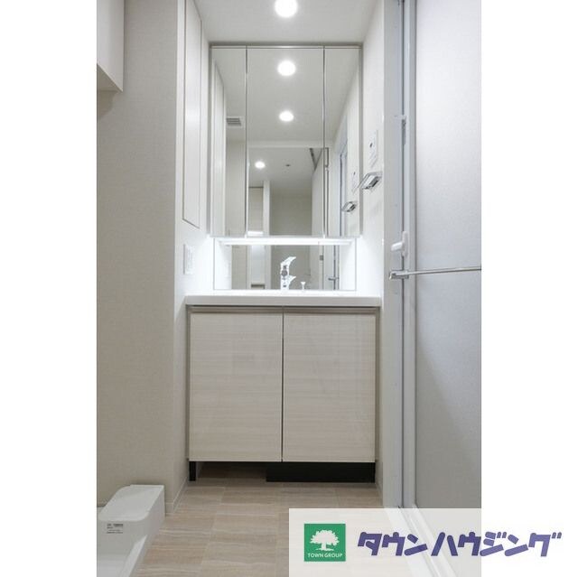 コンフォリア東新宿の物件内観写真