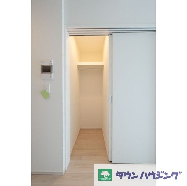 コンフォリア東新宿の物件内観写真