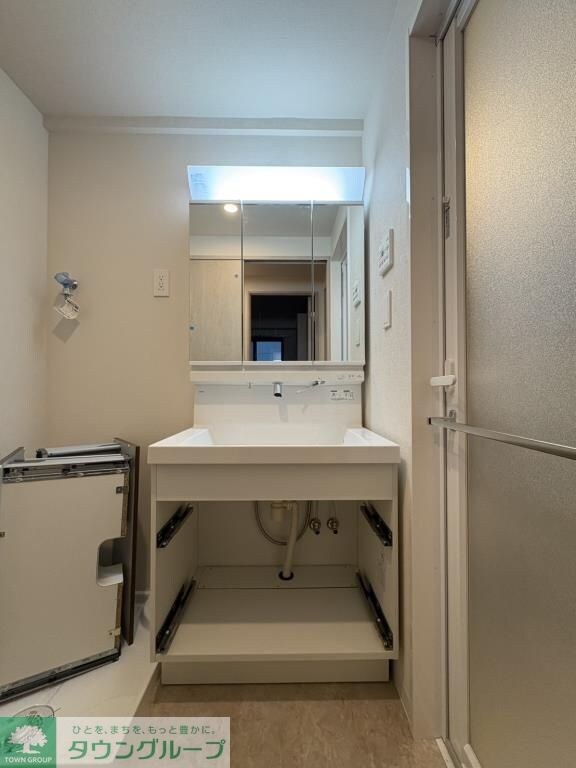 ROOTs Shinjuku Wakamatsuchoの物件内観写真