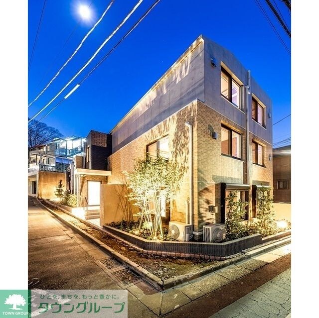 ウェルスクエアイズム下北沢の物件外観写真