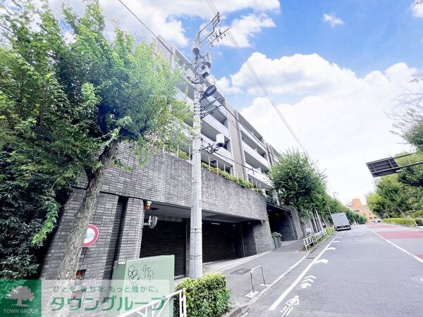 フレンシア外苑西の物件外観写真