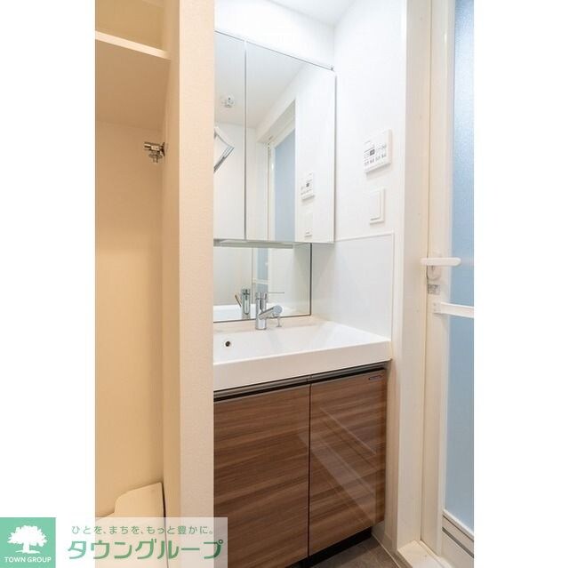 コンフォリア・リヴ新中野SOUTHの物件内観写真