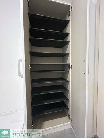 エルファーロ中野新井薬師の物件内観写真