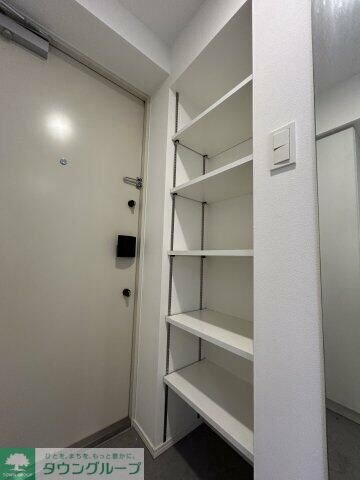 エルファーロ中野新井薬師の物件内観写真