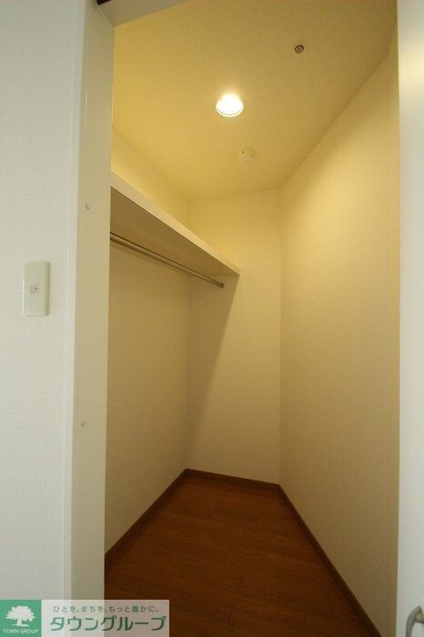 モニュメントスクウェア 弐番館の物件内観写真