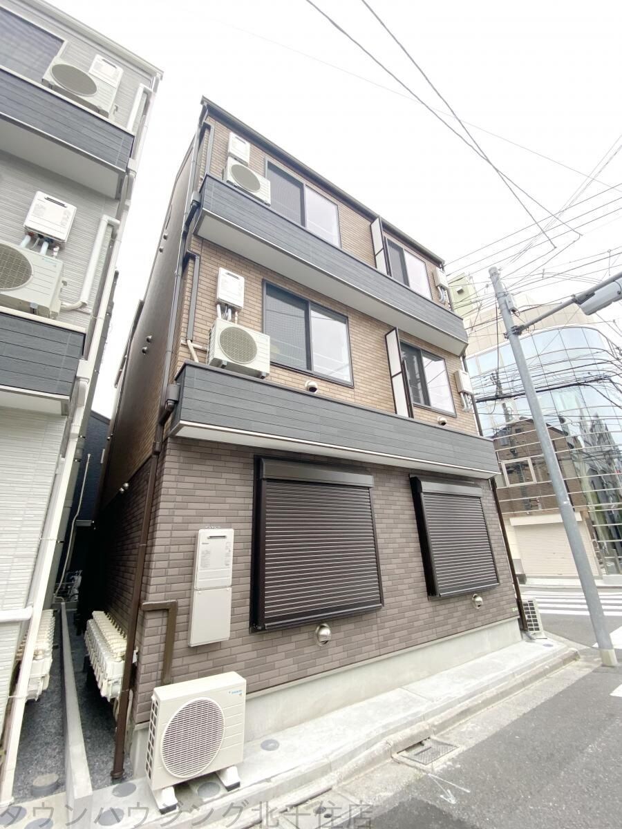 シャンテ綾瀬の物件外観写真