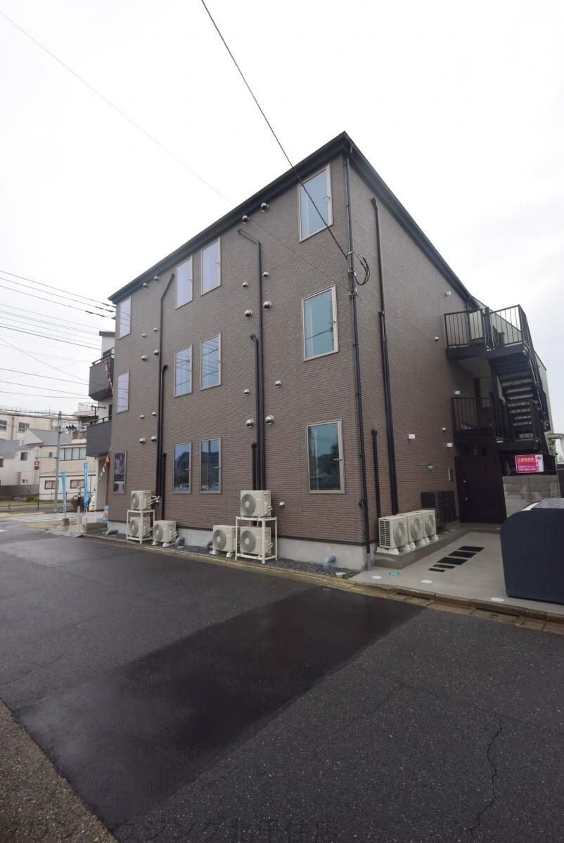 Ambition保木間の物件外観写真